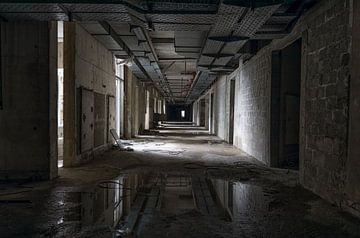 Hôpital abandonné - Zagreb (Croatie) sur Marcel Kerdijk