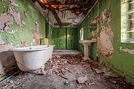 Abandoned castle somewhere in France by Gentleman of Decay