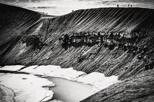 Au bord du cratère B&W