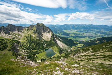 Uitzicht op de Gaisalp-meren, de Rubihorn en de Oberallgäu in de Allgäuer Alpen van Leo Schindzielorz