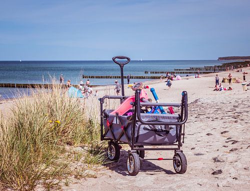 Strandwagen am Strand von Warnemünde an der Ostsee