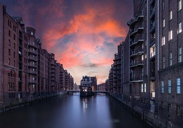 Hamburg Speicherstadt- Sonnenuntergang am Wasserschlösschen von Frank Herrmann