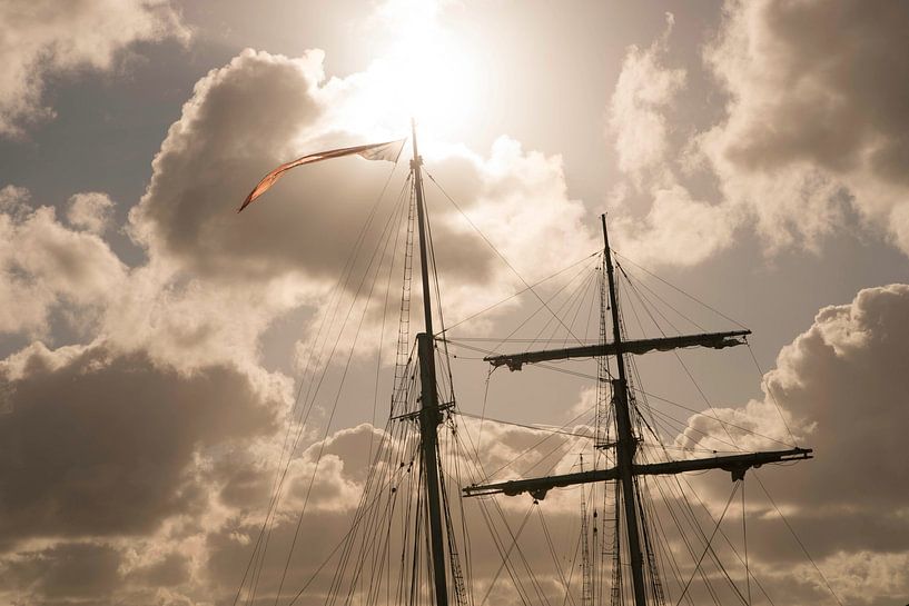sun at the top of the mast by BP67fotografie