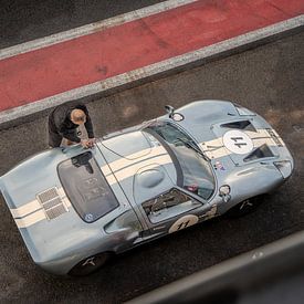 Ford GT 40 pitstop van The Wandering Piston
