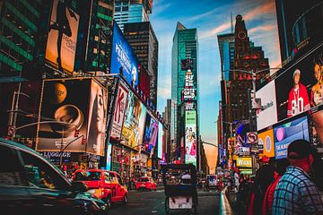 Time Square met zonsondergang van Yalenka Harel