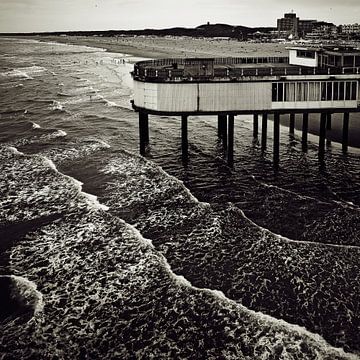 Boven de golven van Ines van Megen-Thijssen