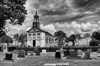 Kerkje van Terband met kerkhof in zwartwit-bewerking van Tim Groeneveld thumbnail