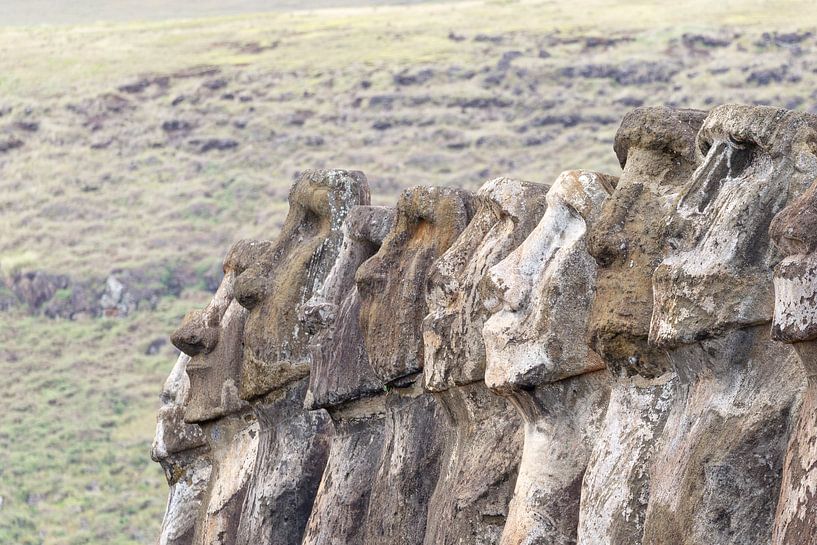 Statues de Moai Ahu Tongariki sur l'île de Pâques (Isla de Pascua), Chili, Océanie par WorldWidePhotoWeb