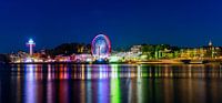 Kermis op de Waalkade van Nijmegen tijdens blauwe uur (nacht)#0004
