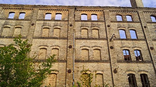 Ruïne van het pakhuis van het molencomplex Böllberg in Halle in Duitsland