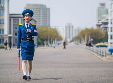 Police de la circulation à Pyongyang, Corée du Nord sur Teun Janssen