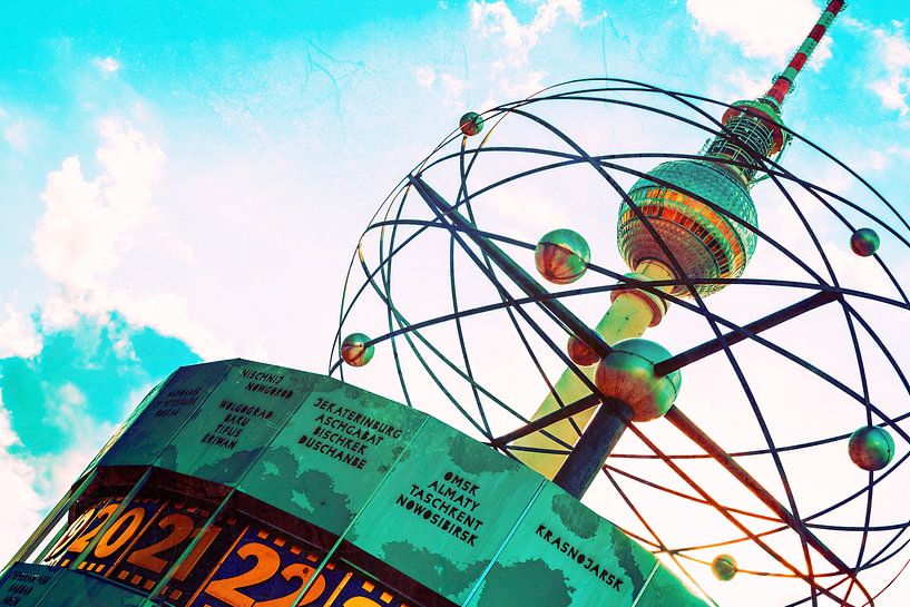 Horloge universelle et tour de télévision de Berlin en été par Mixed media vector arts