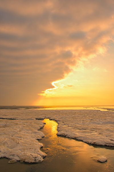 IJs- en zeelandschap op het wad in de Waddenzee van Sjoerd van der Wal Fotografie