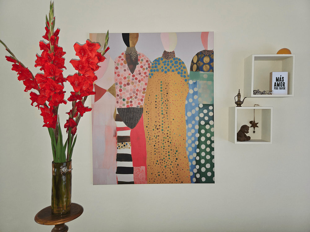 Sisterhood, collage coloré, par Carla Van Iersel