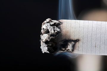 Sigaret, macro opname van Oliver Brandt