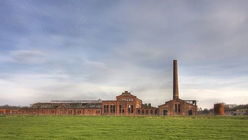 Vervallen strokartonfabriek de Toekomst