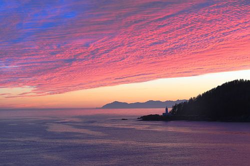 Abendhimmel über dem Leuchtturm