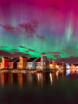 Reitdiephaven mit den Nordlichtern