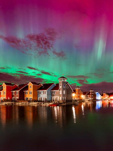 Reitdiephaven mit den Nordlichtern