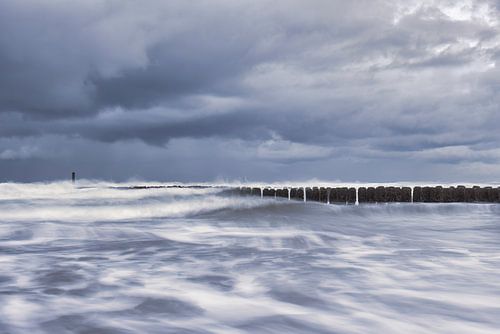 Stormy North Sea in November - Dramatic marine photography in rough weather
