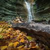 Ein kleiner Wasserfall im Rautal in Jena im Herbst von Wolfgang Unger