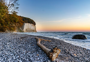 Piratenschlucht Kreidefelsen Sassnitz auf der Insel Rügen in Deutschland