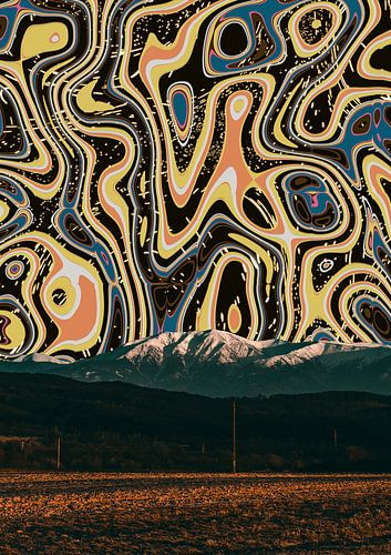 Paysage de rêve des montagnes psychédéliques sur CosmoZach
