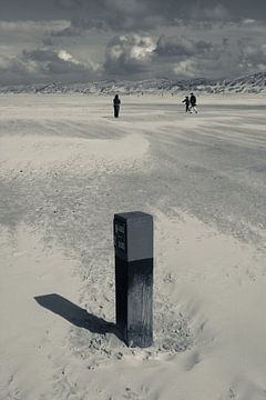 Strandpaal op Terschelling van Eric van Duijn