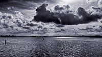 Wolkenlucht boven het Zwet in Noord Holland; een landschap zo vol inspiratie van Hans de Waay thumbnail