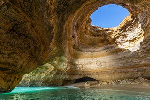 Höhle an der Algarveküste, Portugal
