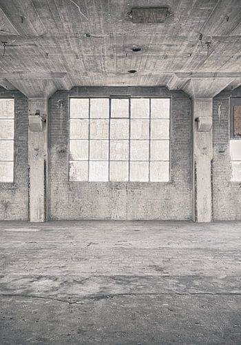 Verlaten plekken: Sphinx fabriek Maastricht venster 2.