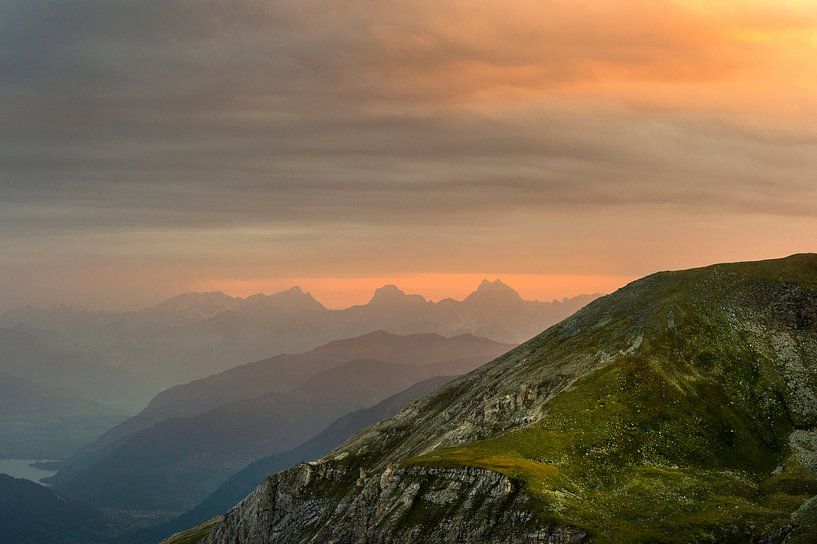 Lever de soleil sur les montagnes du parc national des Hohe Tauern en Autriche par Marcel van Kammen