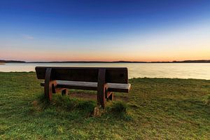 Eine Bank Am See