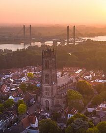 Zaltbommel im goldenen Abendlicht von Ewold Kooistra