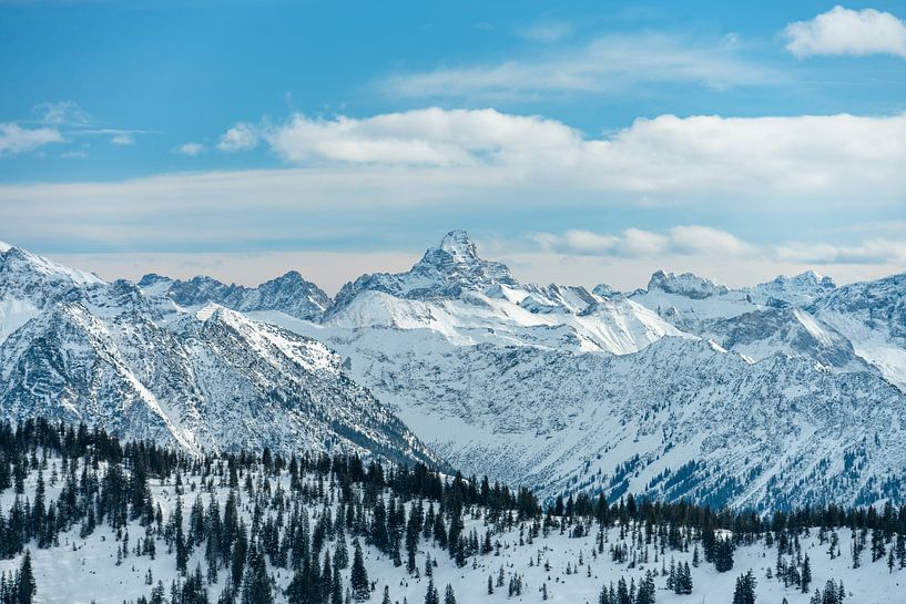 Winter view of the Hochvogel by Leo Schindzielorz