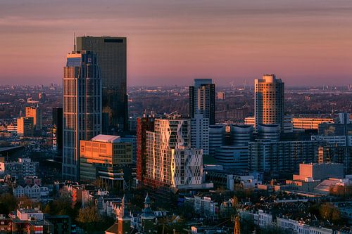 Rotterdam tijdens zonsondergang