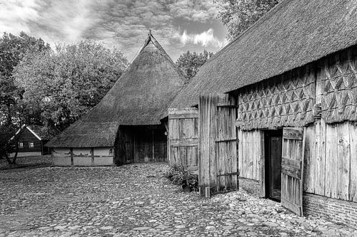 Saksische boerderij in Orvelte (zwart-wit)