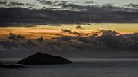 Bewolkte zonsondergang van Hannon Queiroz thumbnail