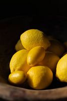 Bowl with lemons