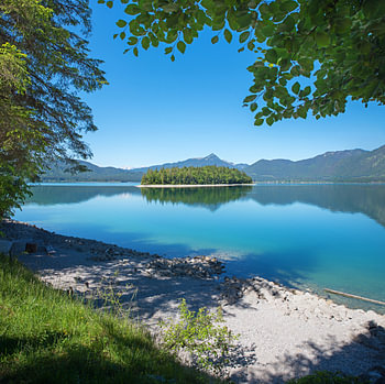 Walchensee avec l'île de Sassau