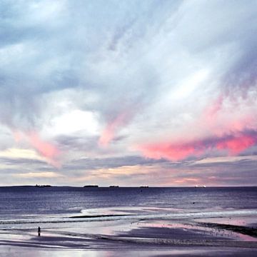 coucher de soleil nuageux sur la plage mixed media sur Werner Lehmann