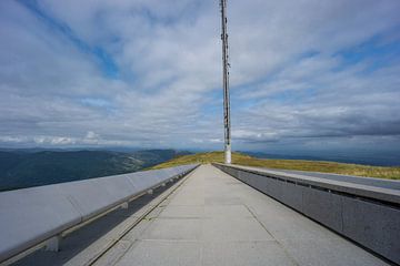 Frankrijk - Top van berg grand ballon met stenen platen van adventure-photos