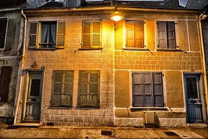 Französische Häuser bei Nacht von Jo Beerens