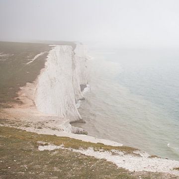 Echte Engelse mist krijtrotsen van Dover j