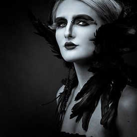 portrait artistique d'une femme en noir et blanc sur Atelier Liesjes