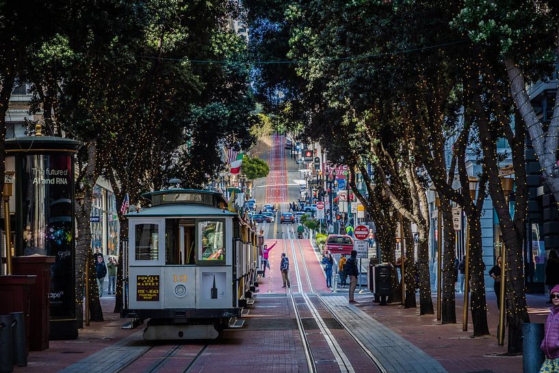 World famous San Francisco Cable Cars - Landscape by Bart van Vliet