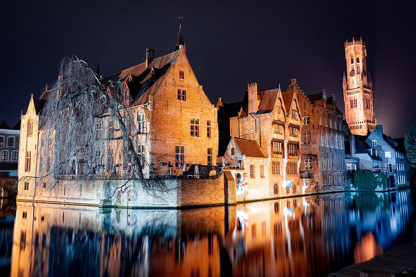 Quai aux chapeaux de rose de nuit - Bruges par Thijs van Beusekom