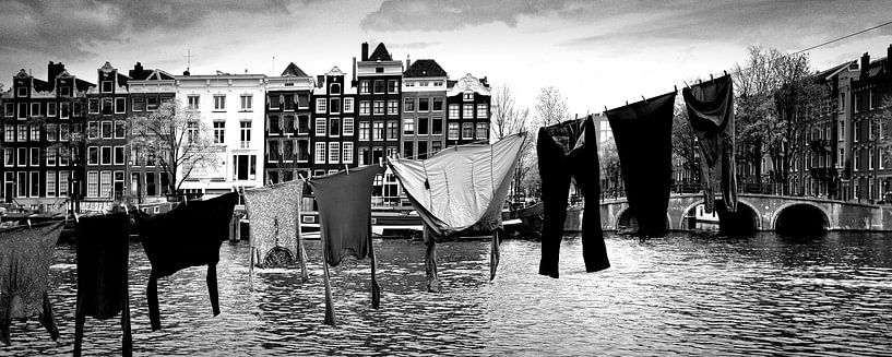 Urban scene Amsterdam (zwart-wit) van Rob Blok