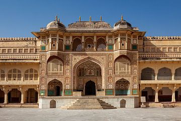 Amber Fort bij Jaipur in India van Roland Brack