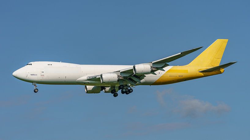 Landung eines Atlas Air Boeing 747-8 Jumbo Jets. von Jaap van den Berg